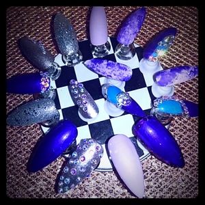 Custom press on nails